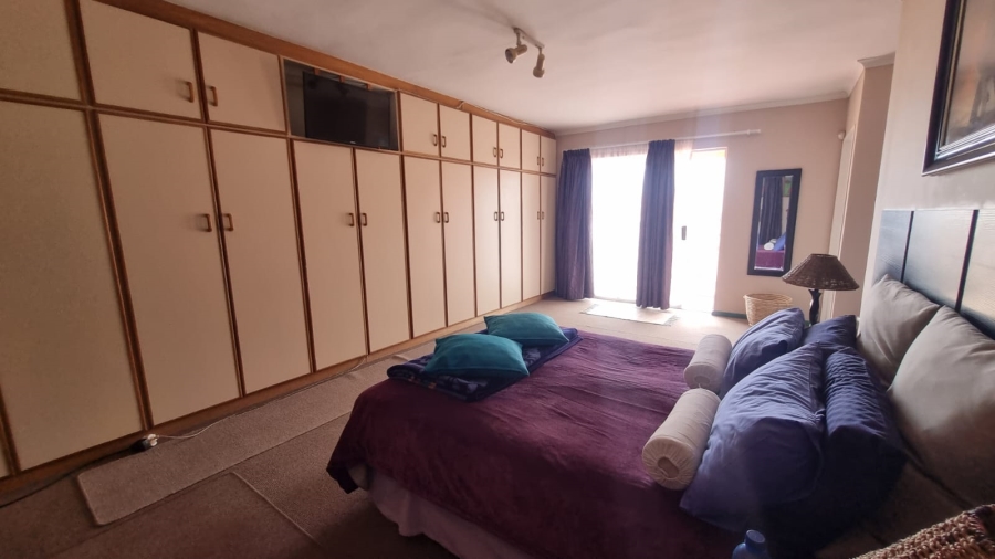 6 Bedroom Property for Sale in Bluewater Bay Western Cape